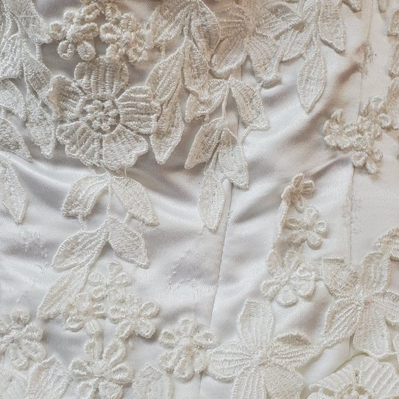 "Dreamy Ballerina Ballgown" - Picture 3 of 12